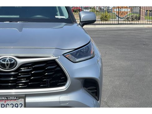 Used 2021 Toyota Highlander L FWD image 50
