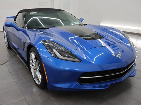 Used 2014 Chevrolet Corvette Stingray Convertible w/ 2LT Preferred Equipment Group RWD image 2