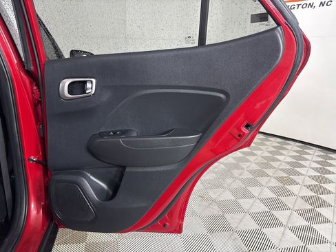 Used 2021 Hyundai Venue SE w/ Cargo Package image 23