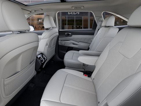 Used 2024 Kia Sorento SX image 18