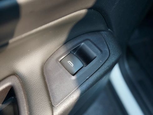 Used 2020 Chevrolet Equinox LT w/ Driver Convenience Package FWD image 27