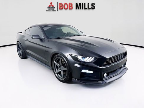 Used 2017 Ford Mustang GT RWD image 1