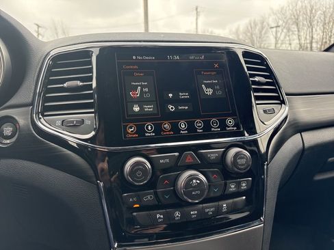 Used 2020 Jeep Grand Cherokee Altitude image 8