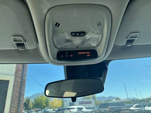Used 2024 Chevrolet TrailBlazer LT w/ LT Cold Weather Package AWD/4WD image 28