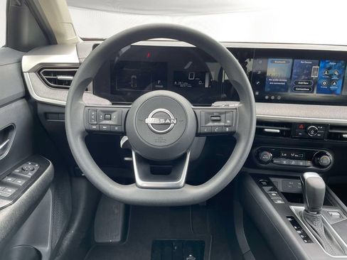 Used 2026 Nissan Kicks SV FWD image 11