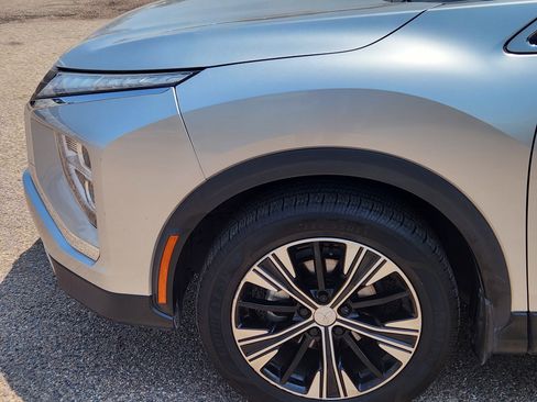 Used 2022 Mitsubishi Eclipse Cross FWD image 6