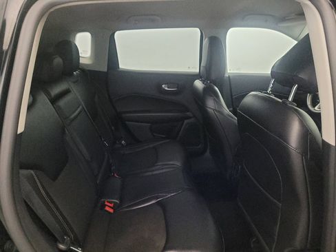 Used 2017 Jeep Compass Latitude w/ Popular Equipment Group AWD/4WD image 19