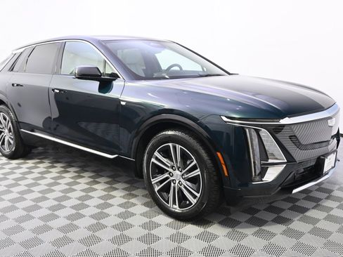 New 2025 Cadillac Lyriq Luxury image 8