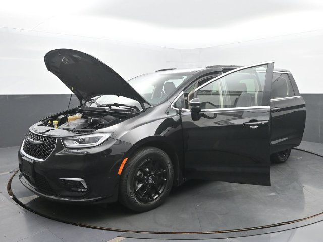 Used 2022 Chrysler Pacifica Touring-L FWD image 52