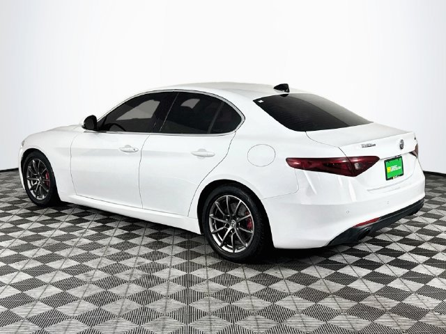 Used 2018 Alfa Romeo Giulia RWD image 6