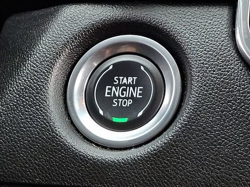Used 2024 Chevrolet Colorado W/T RWD image 16
