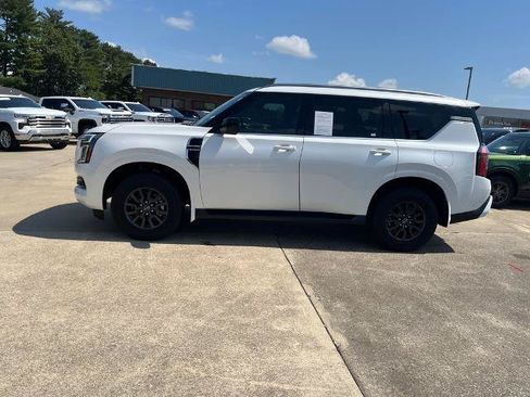 Certified 2025 Nissan Armada SV RWD image 2