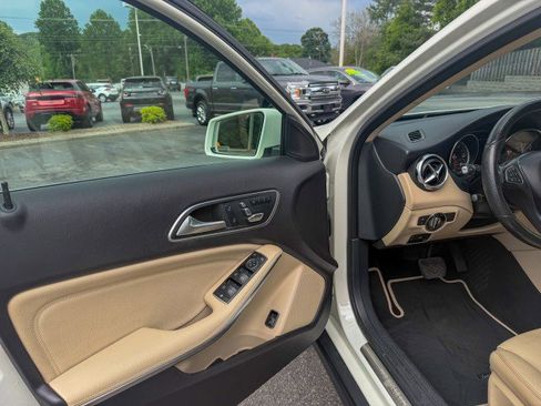 Used 2018 Mercedes-Benz GLA 250 image 11