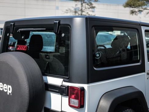 Used 2015 Jeep Wrangler Sport w/ Quick Order Package 24S AWD/4WD image 28