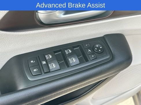 Used 2018 Chrysler Pacifica Limited w/ Advanced Safetytec Group image 16