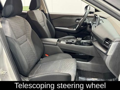 Used 2023 Nissan Rogue SV image 14