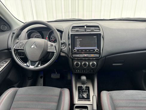 Used 2023 Mitsubishi Outlander Sport SE image 27