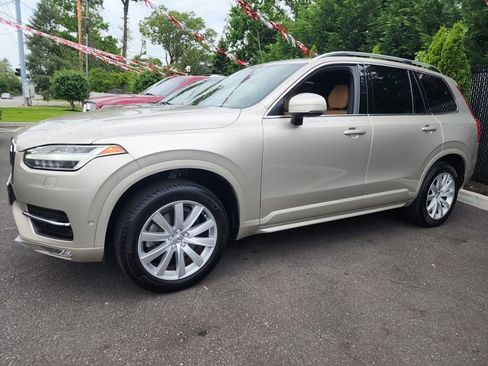 Used 2017 Volvo XC90 T6 Momentum w/ Vision Package AWD/4WD image 12