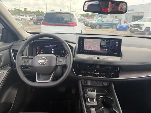 Used 2026 Nissan Rogue Platinum w/ Platinum Premium Package AWD/4WD image 14