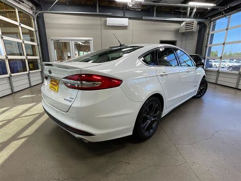 Used 2018 Ford Fusion SE FWD image 5