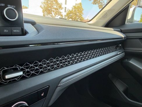 Used 2023 Honda Accord EX image 43
