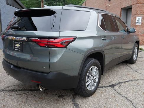 Used 2023 Chevrolet Traverse LT FWD image 5