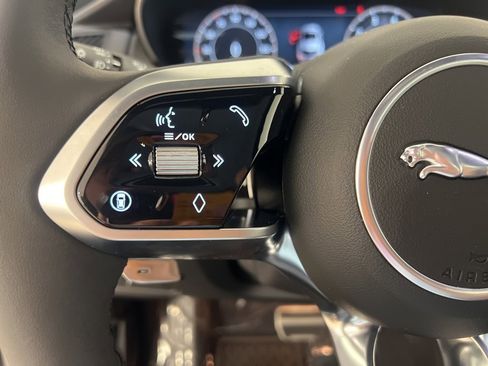 New 2024 Jaguar E-PACE R-Dynamic SE image 12