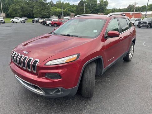 Used 2017 Jeep Cherokee Limited AWD/4WD image 3