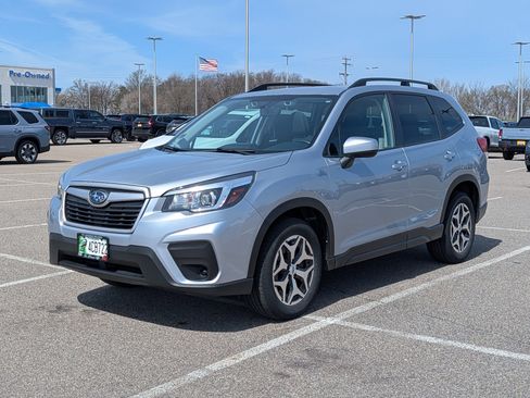 Used 2020 Subaru Forester Premium image 2