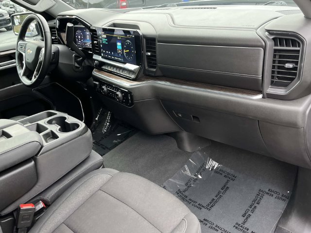 Used 2025 Chevrolet Silverado 1500 LT AWD/4WD image 23