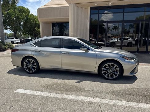 Used 2019 Lexus ES 350 F Sport w/ Accessory Package 2 FWD image 4