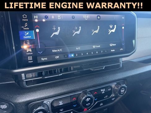 Used 2024 Jeep Gladiator Willys image 30