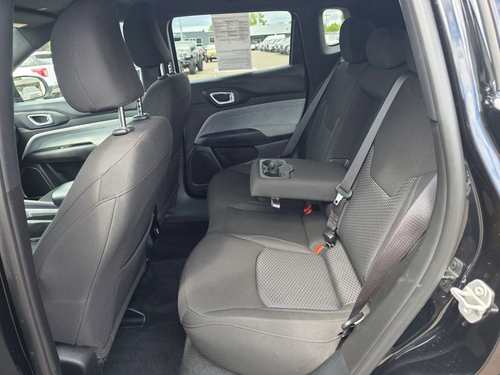 Used 2024 Jeep Compass Sport AWD/4WD image 11