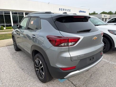 Used 2025 Chevrolet TrailBlazer LT AWD/4WD image 5