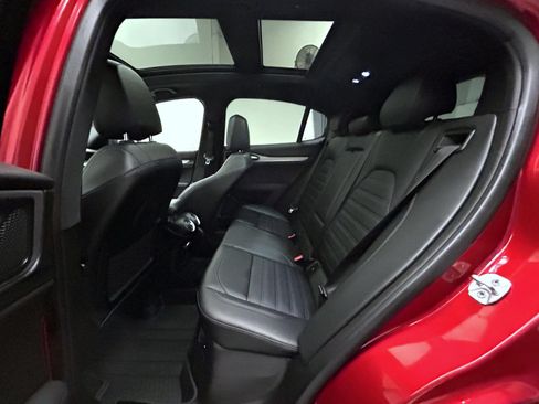 Used 2024 Alfa Romeo Stelvio Veloce AWD/4WD image 19