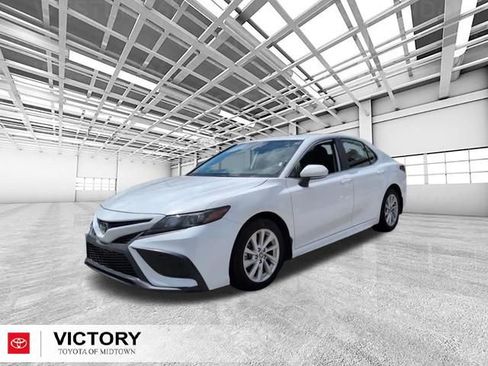 Used 2024 Toyota Camry SE FWD image 7