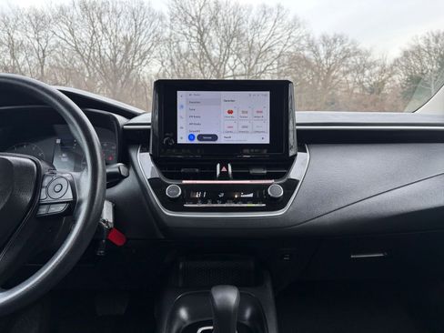 Used 2025 Toyota Corolla LE image 17