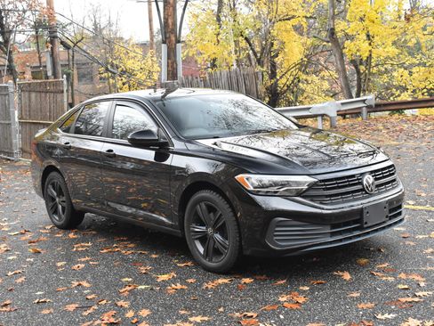 Used 2022 Volkswagen Jetta SE image 12