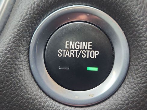 Used 2020 Chevrolet Traverse LT FWD image 16
