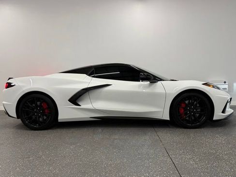 Used 2023 Chevrolet Corvette Stingray w/ Z51 Performance Package image 2