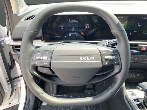 New 2026 Kia Sportage EX image 17