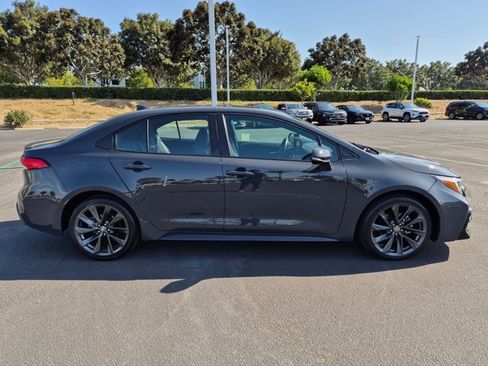 Certified 2024 Toyota Corolla SE w/ SE Premium Package FWD image 4