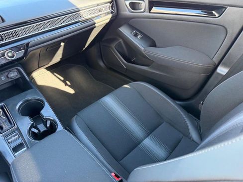Certified 2025 Honda Civic Sport image 17