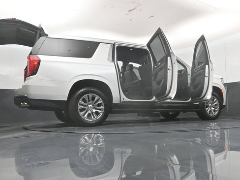Used 2022 GMC Yukon XL Denali AWD/4WD image 64