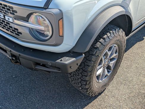 Used 2024 Ford Bronco Badlands image 9