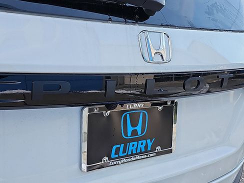New 2025 Honda Pilot EX-L image 11