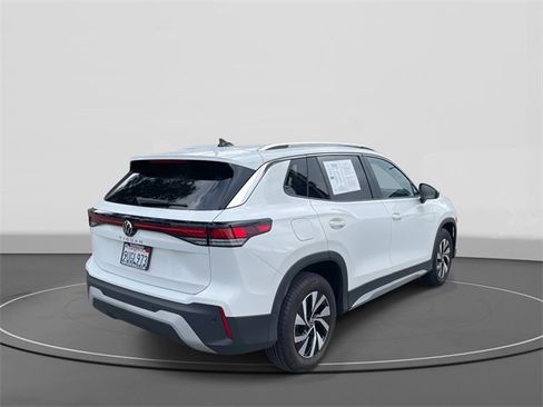 Used 2025 Volkswagen Tiguan S image 4