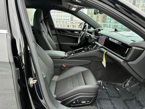 Certified 2025 Porsche Panamera image 21