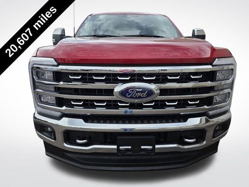 Used 2024 Ford F350 Lariat image 3