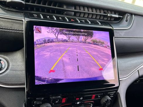Certified 2025 Jeep Grand Cherokee Limited w/ Trailer Tow Package AWD/4WD image 25